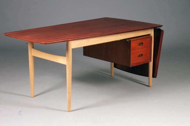 Desk by Arne Vodder. 
Model: 51A.
Teak & Oak.
Nice refinished condition.