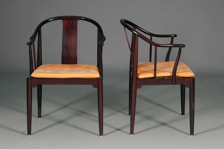 Mid-Century Modern Set of 4 China chairs by Hans J. Wegner.