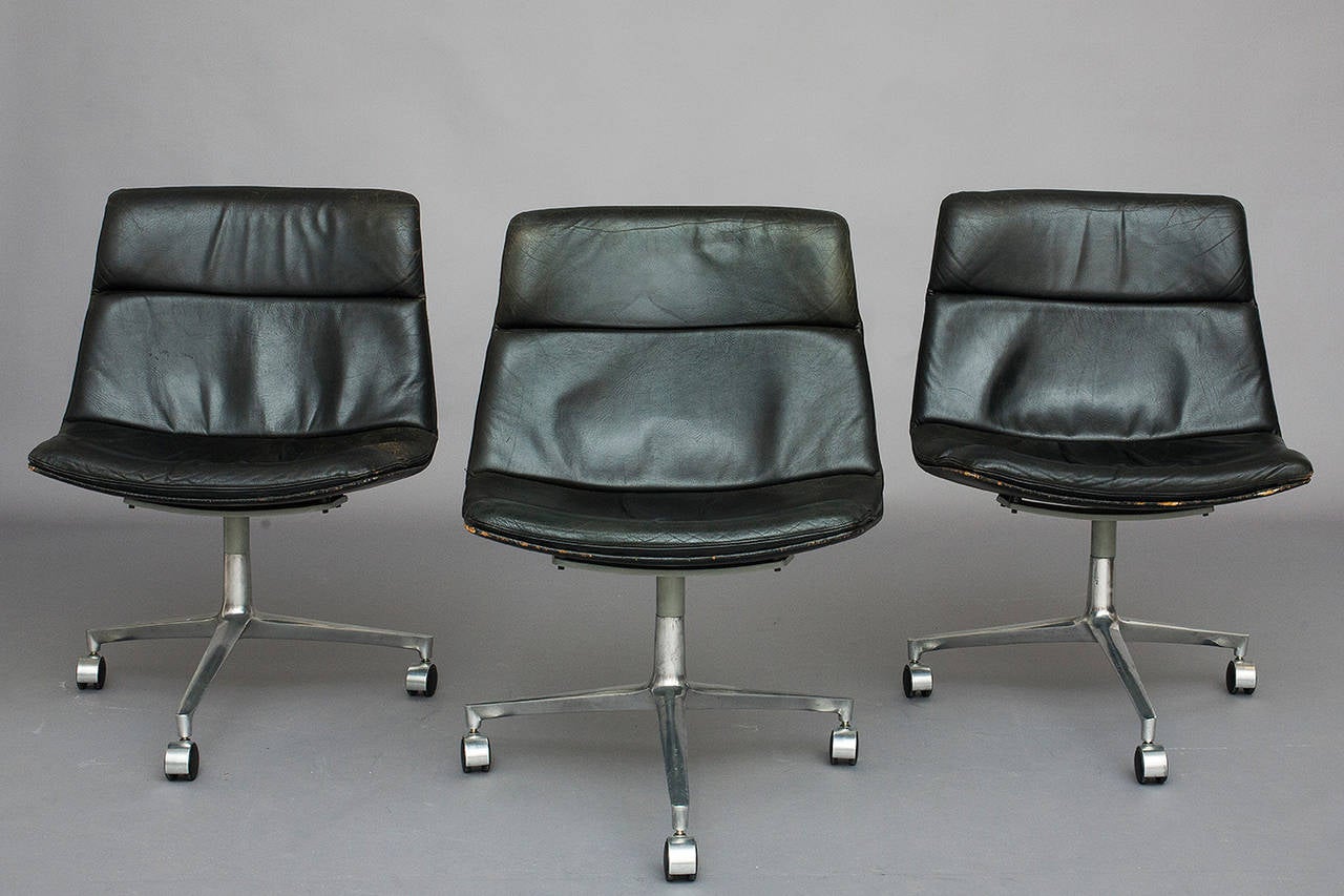 Set of 3 Chairs by Preben Fabricius & Jorgen Kastholm for Knoll.
Black leather & chrome plated steel.
Nice vintage condition, some wear at the forefront of seats, see photo.
