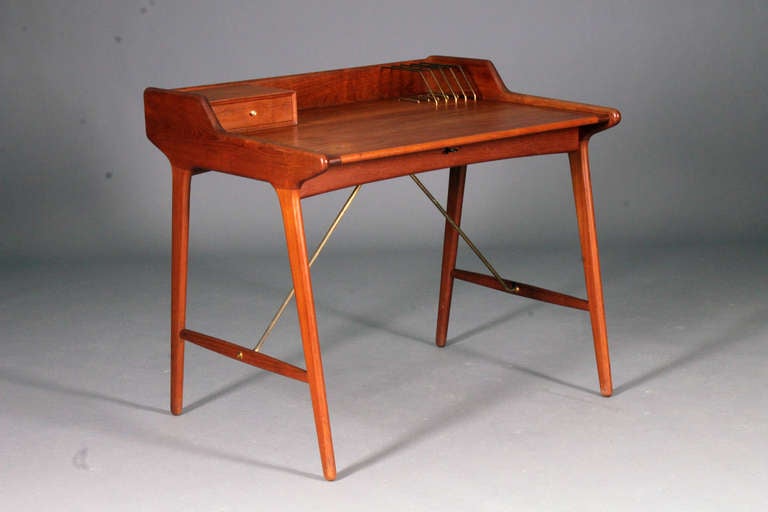 Desk by Svend Aage Madsen for KK Furniture.
Teak & brass.
Very nice refinished condition.