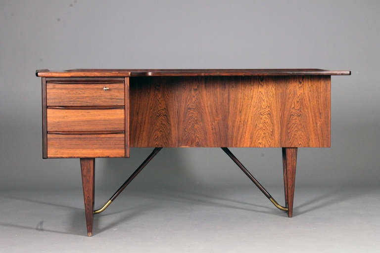 Desk by Peter Lovig Nielsen for Hedensted furniture (1956-58)
Rosewood.
Nice used condition, slightly sun-bleached top, see photo.