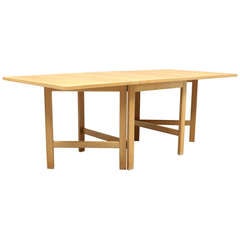 Vintage Danish Gateleg Table in Oak Designed by Hans J. Wegner