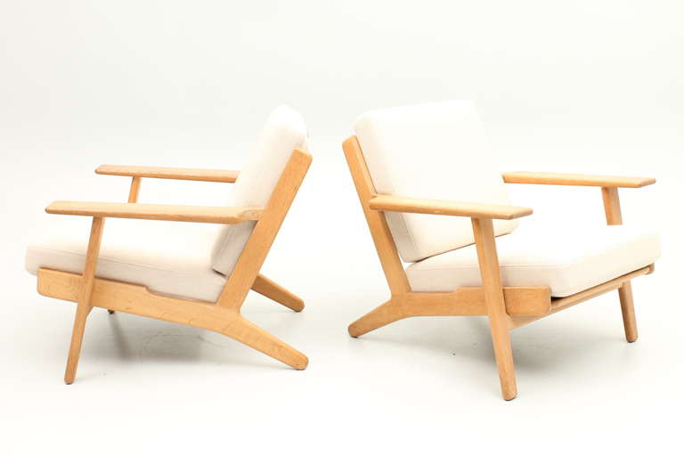 Scandinavian Modern Danish Vintage Pair of Loungers by Hans J. Wegner