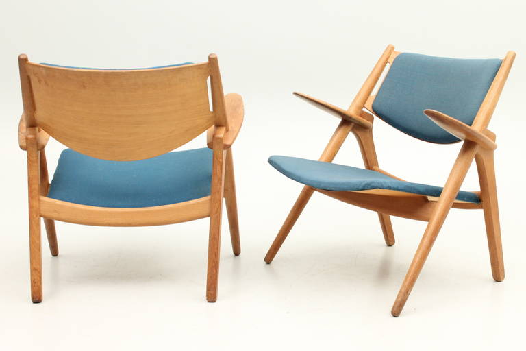 Danish Pair of Original Saw-Back Lounge Chairs by Hans J. Wegner, Denmark For Sale