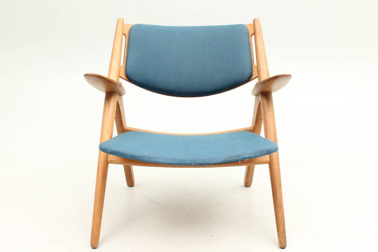 Pair of Original Saw-Back Lounge Chairs by Hans J. Wegner, Denmark For Sale 1