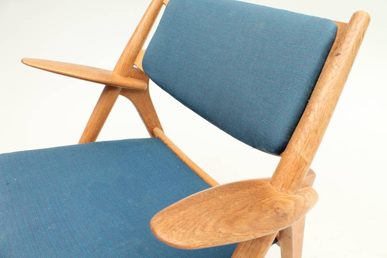 Pair of Original Saw-Back Lounge Chairs by Hans J. Wegner, Denmark For Sale 2