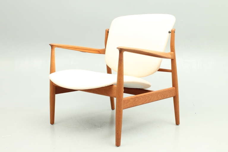 Easy chair model FD136 designed in 1958 by Finn Juhl and produced by France and Daverkosen and later by France and son. Teak and new 100% Aniline leather.