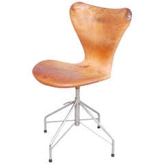 Original Leather Swivel Chair by Arne Jacobsen