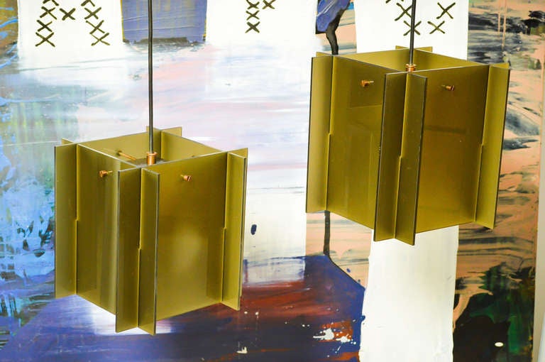 Rare Arne Jacobsen Snack Bar lamps. Smoked Lucite/Brass In Excellent Condition For Sale In Copenhagen, DK