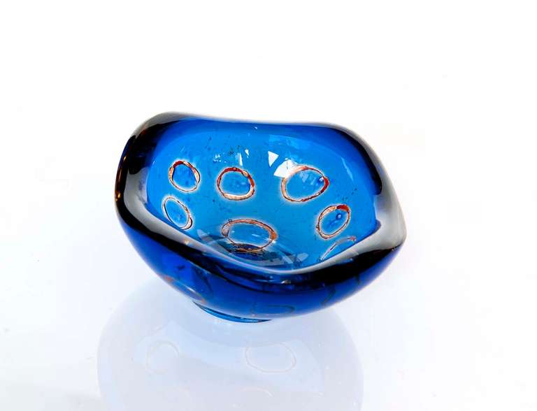 A blue Ravenna bowl h 4 cm w 8.5 cm sign Orrefors Ravenna 5931(1974) Sven Palmqvist.