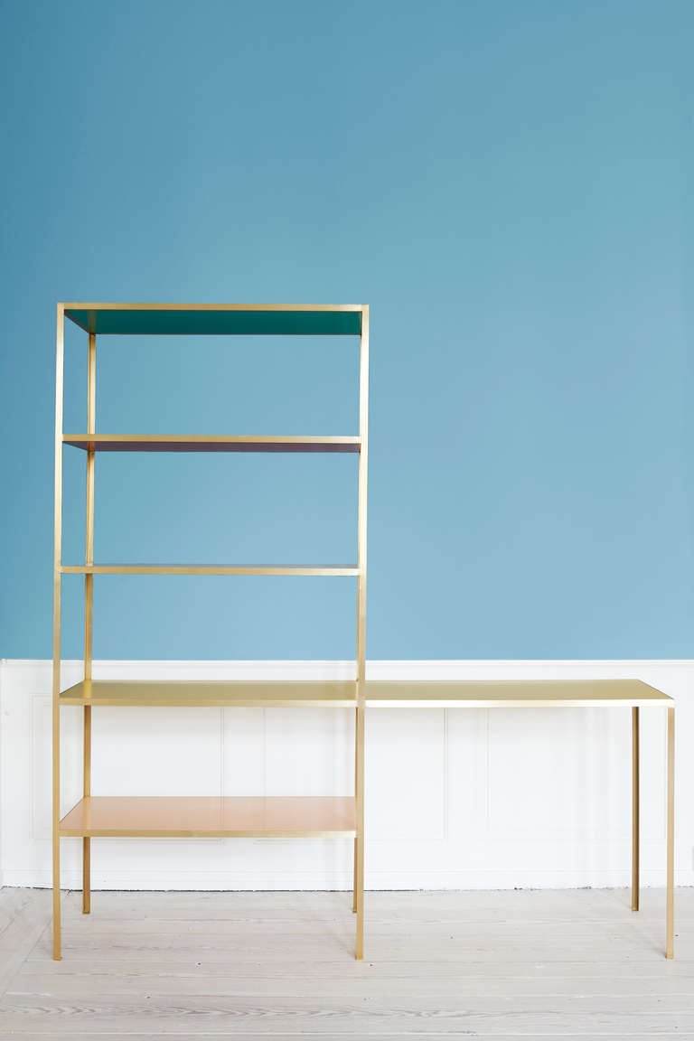 Combined rack and table in brass and with polyethylene shelves