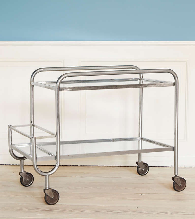 French vintage trolley in chromed steel and mirror glass. 1940's.