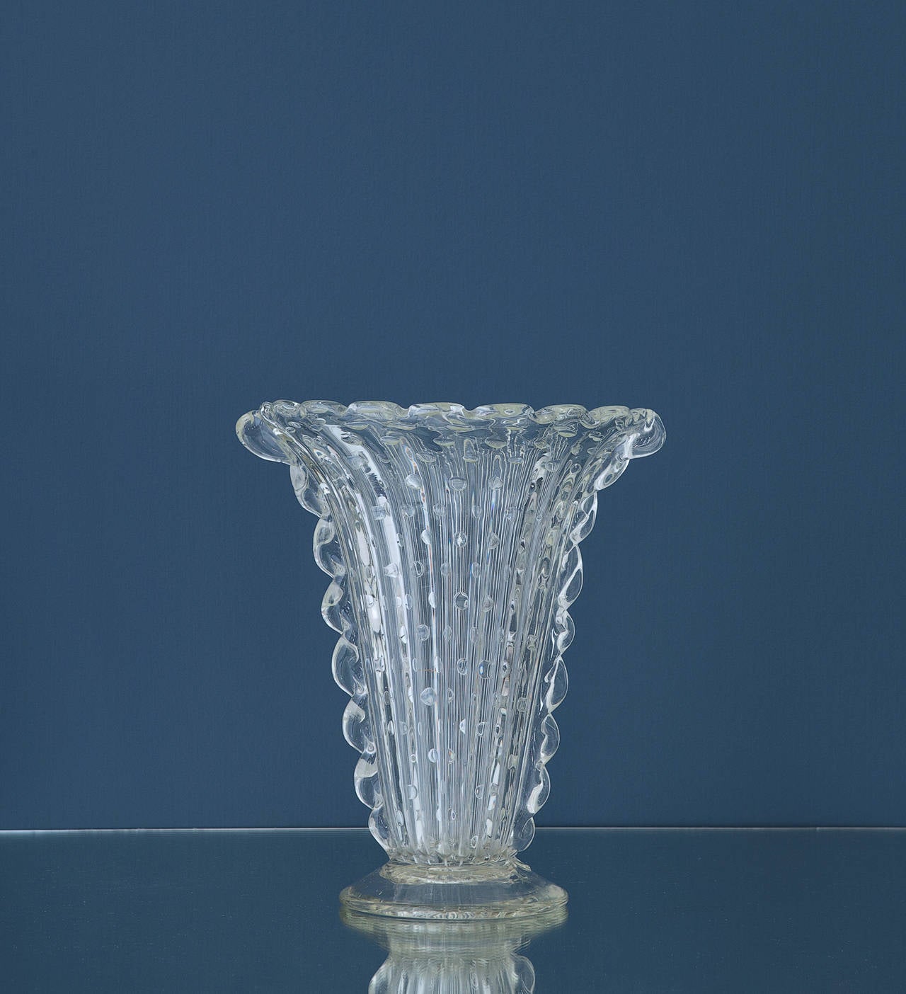 Lovely glass vase in clear Murano glass.