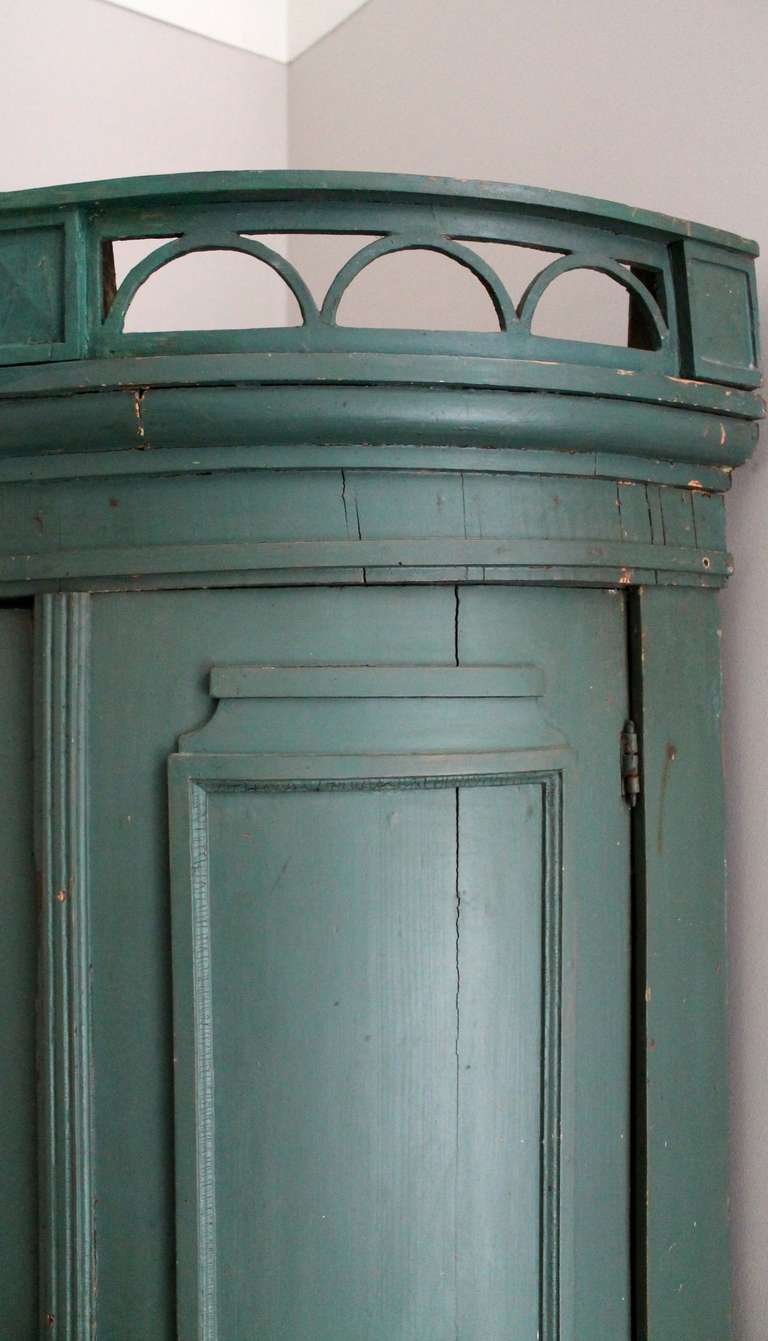18th Century and Earlier Dutch Corner Cupboard For Sale