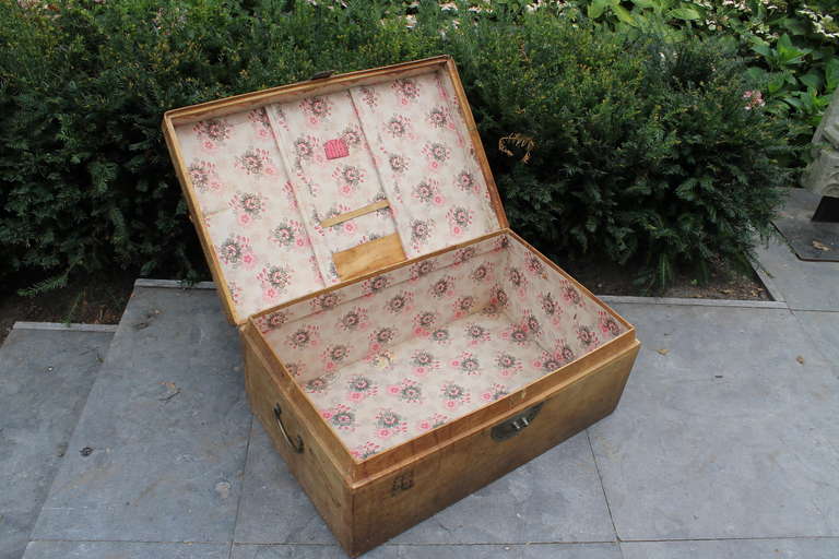 Oriental Travelling Box In Good Condition For Sale In Sint Annaland, NL