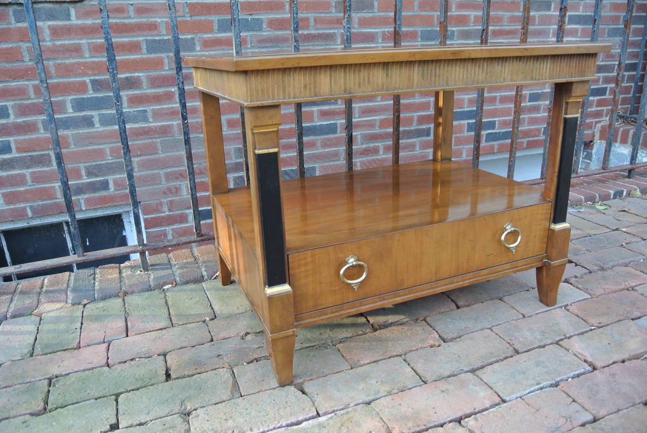 End Table by. Baker In Excellent Condition In Morristown, NJ