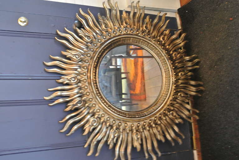 Large Convex Mirror on Gilded Resin Sunburst Frame In Excellent Condition In Morristown, NJ
