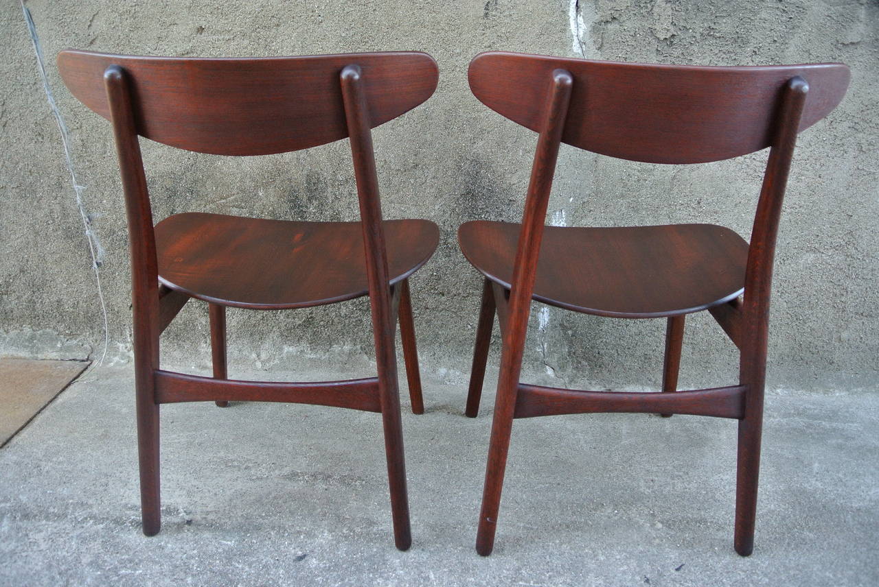 Pair of CH-30 Chairs by Hans Wegner In Excellent Condition In Morristown, NJ