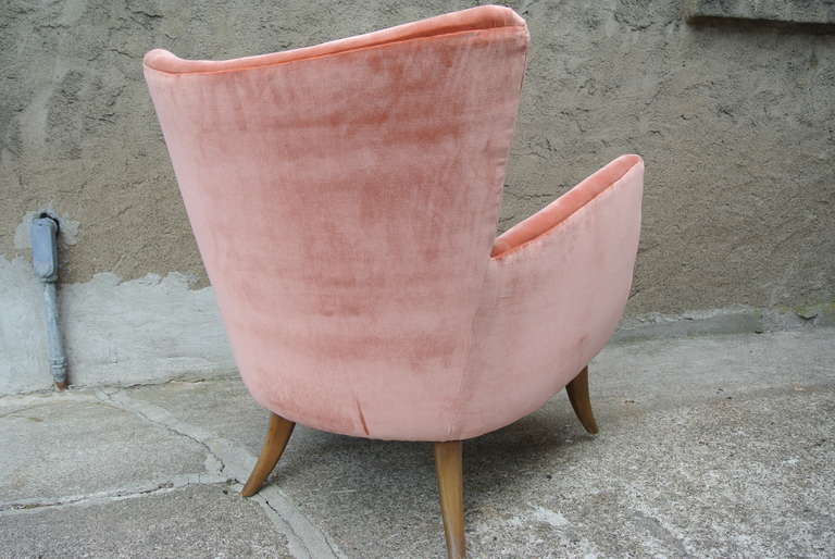 Beautiful Mid-Century Modern Saber Leg Wingback Chair 2