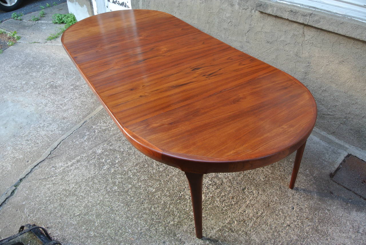 Dining Table in Teak by Ib Kofod-Larsen In Excellent Condition In Morristown, NJ