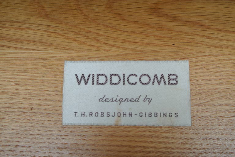 Pr. Ebony Nightstands by T.H. Robsjohn Gibbings for Widdicomb For Sale 3