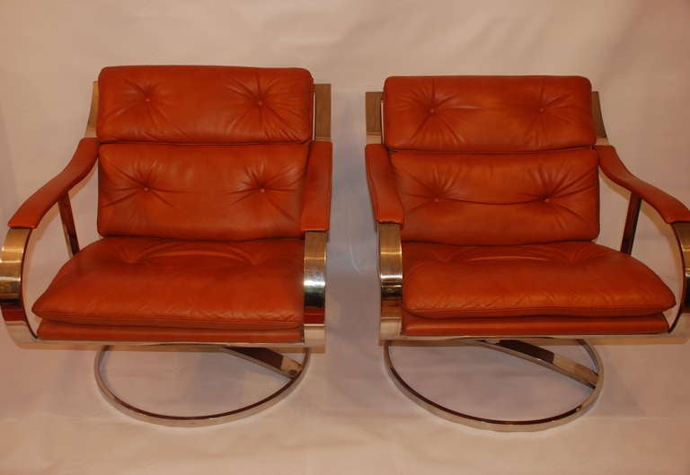 Gardner Leaver for Steelcase Oversized Nickel and Leather Club Chairs In Excellent Condition For Sale In Morristown, NJ