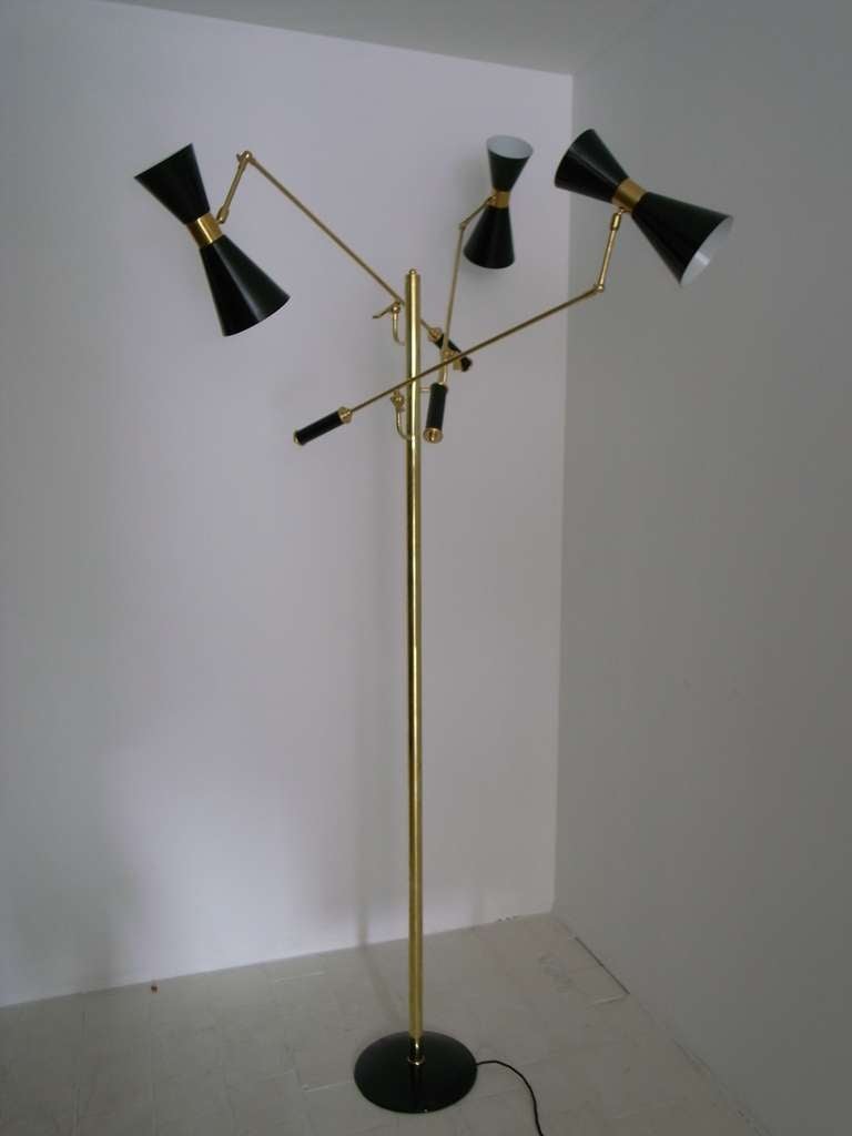Mid-Century Modern Arredoluce Brass and Black Lacquered Double Reflectors, Triennale Floor Lamp
