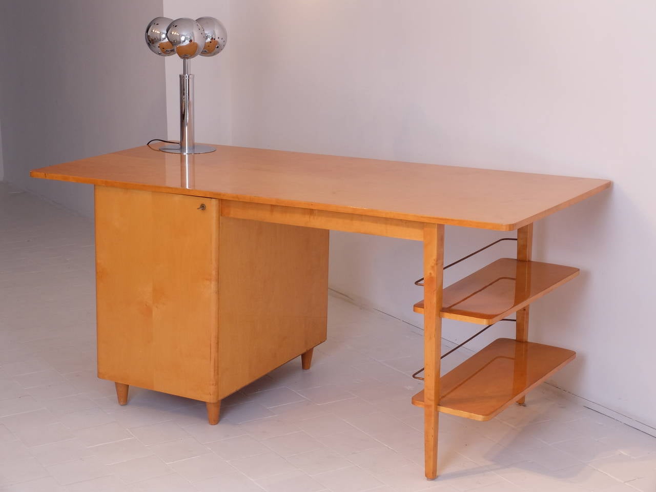 Mid-Century Double-Sided Executive Birch Desk Imexcotra
Mid-Century desk was manufactured in Belgium by Imexcotra, during the 1950s.
Imexcotra was a Belgian company, founded after WWII, which produced designer furniture in the 50s and 60s. They were