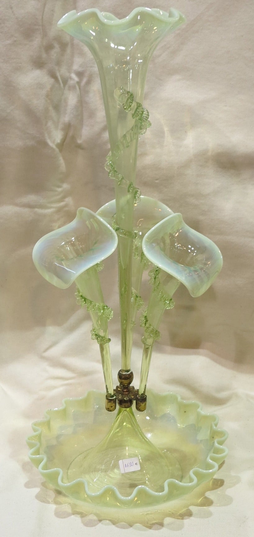Outstanding Art Nouveau 19th Century Epergne on Plateau In Good Condition For Sale In Paris, FR