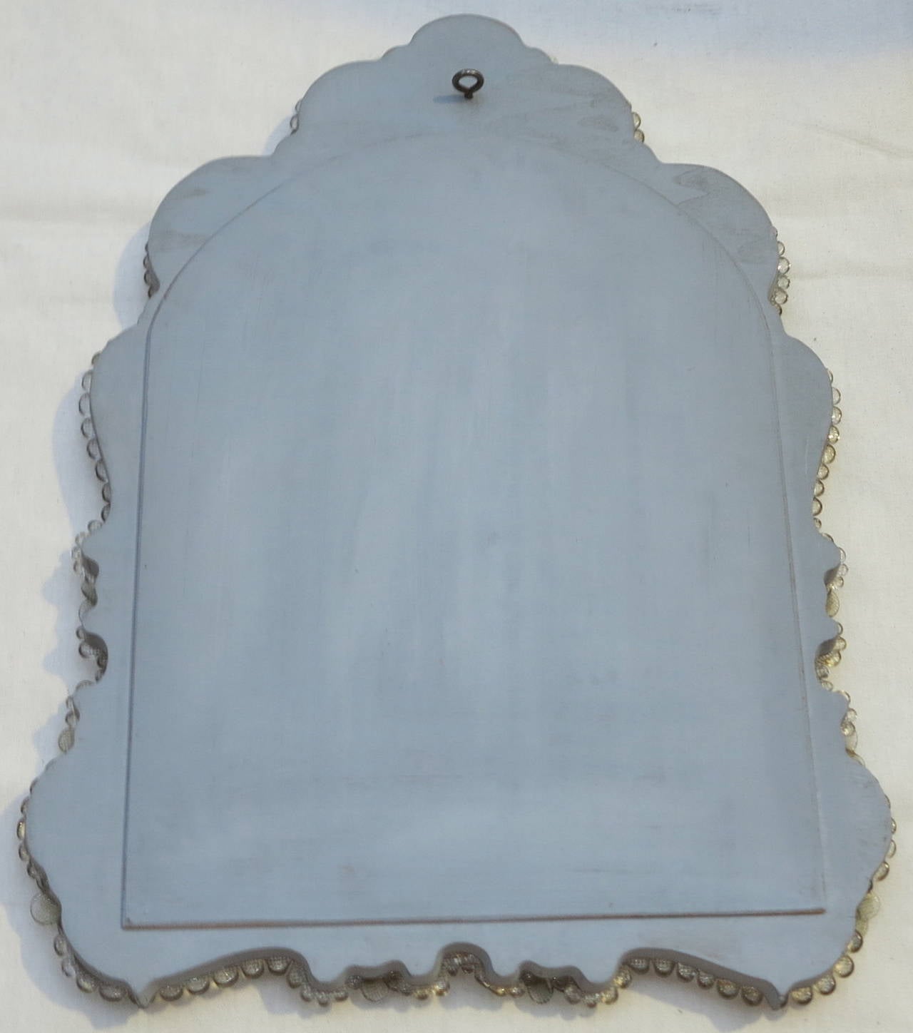 Veronese Crest Mirror with a Beveled Mirror in the Center For Sale 2