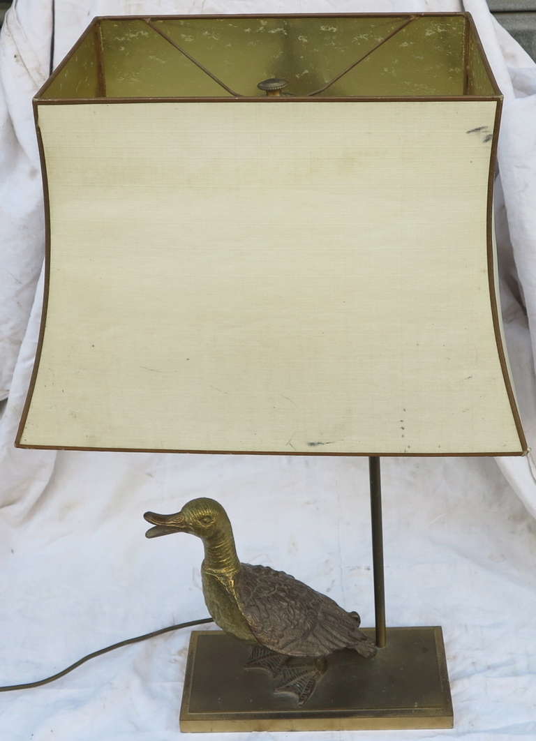 Lampe mit einer Bronze-Ente auf dem Sockel, mit Schirm, 45X31X H 73
guter Zustand
um 1970