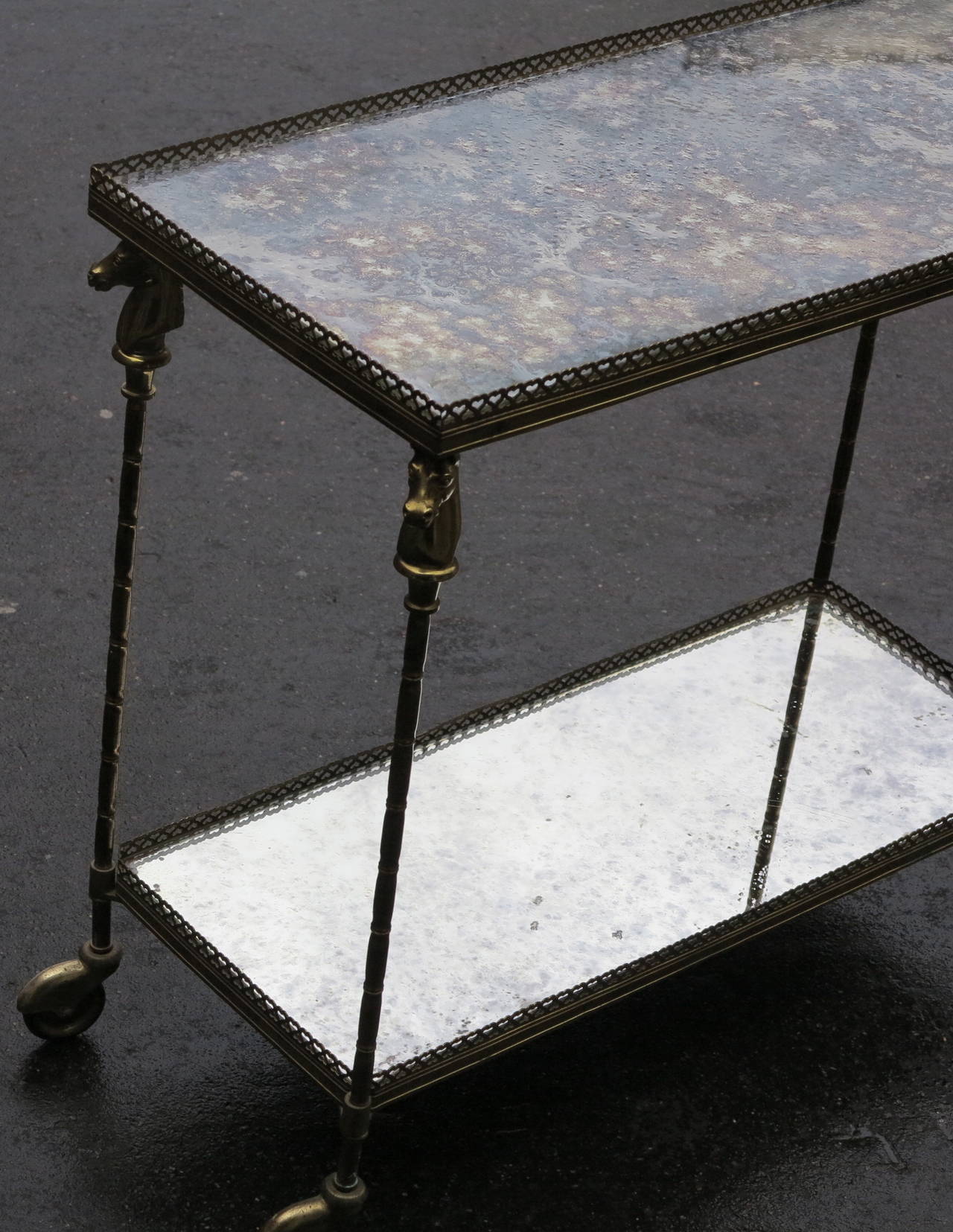 1970 Rolling Shelf with Horse Head in Brass in the Style of Maison Bagués In Good Condition In Paris, FR