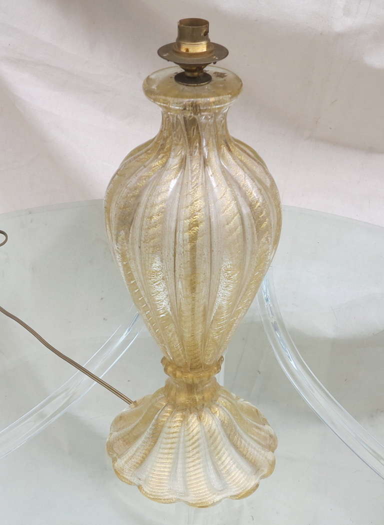 Glass lamp Veronese style with gold inclusion, circa 1950, in good condition