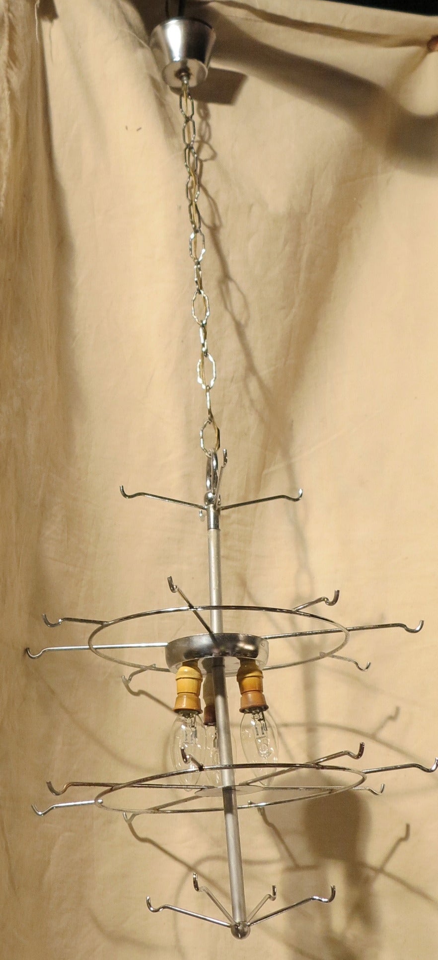 Lustre Vistosi, bon état, circa 1950-1970, hauteur sans la tige, 49 cms, diamètre 40, trois ampoules, bon état, circa 1950-1970.