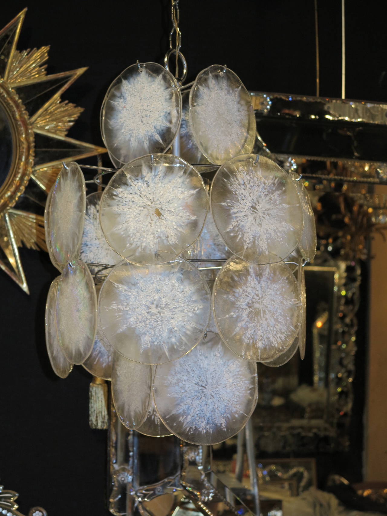1950-1970 Chandelier Vistosi, 24 Crystals Opalescent In Good Condition For Sale In Paris, FR