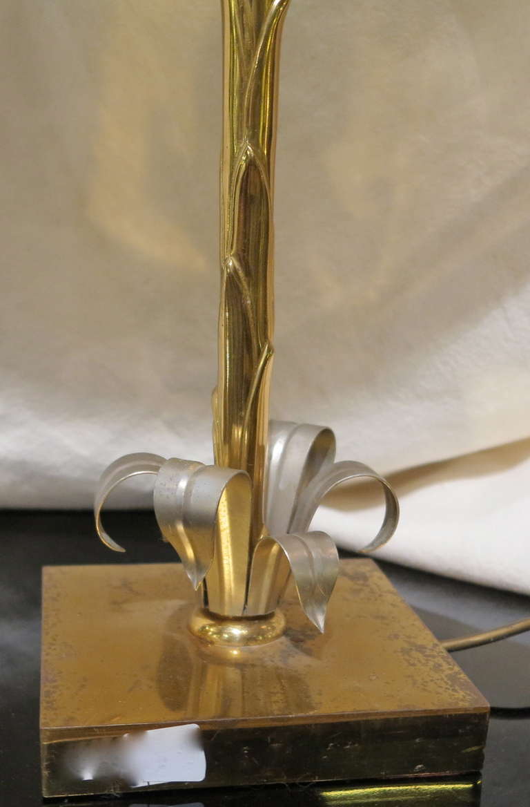 Français Lampe de la Maison Bagus signée en bronze doré avec décor de palmier en vente