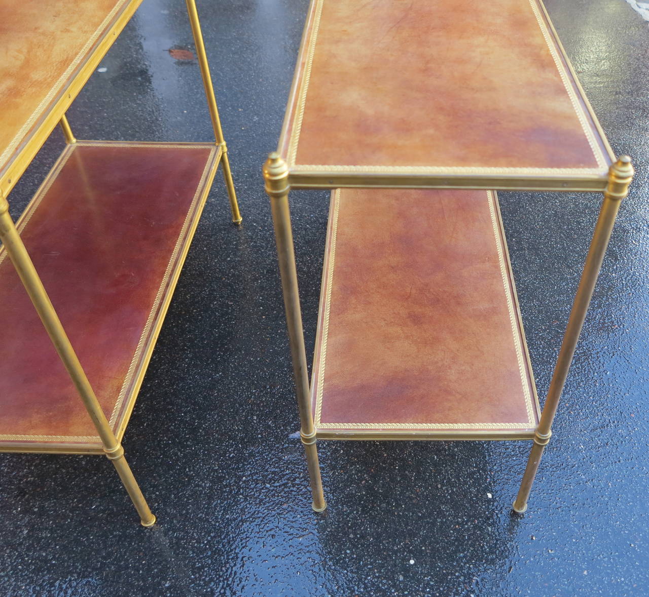 Gilt 1970' Pair of Shelf in brass and bronze Maison Bagués 2 tray with leather