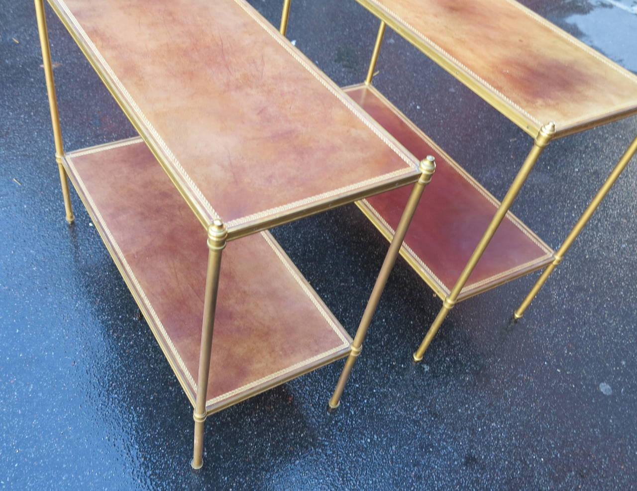 1970' Pair of Shelf in brass and bronze Maison Bagués 2 tray with leather In Good Condition In Paris, FR