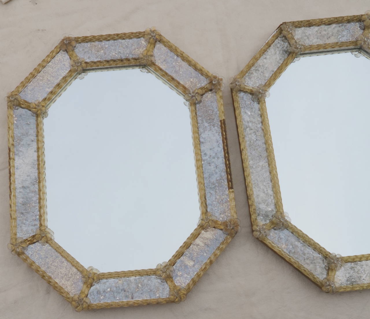 Pair of Octagonal Mirrors Veronése with Parecloses and Oxidized Mirror In Good Condition In Paris, FR