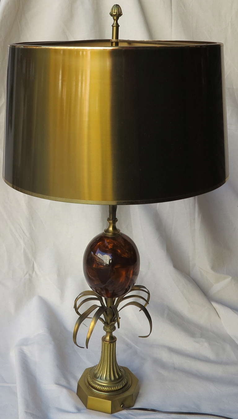 Lamp in perfect condition signed on bronze base made ​​in France.  Charles shade of original brass screw connection, adjustable height of 6 cm circa 1950-1960.