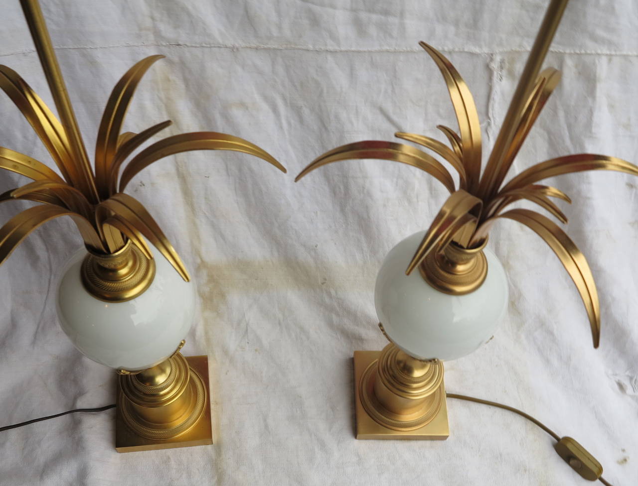 Late 20th Century 1970' Pair of Table Lamps in the Style of Maison Charles With White Opaline