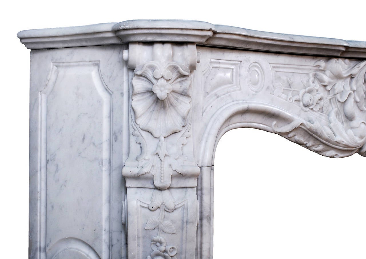 Fine Quality Carved French Louis XV Carrara Fireplace Mantel In Good Condition For Sale In London, GB