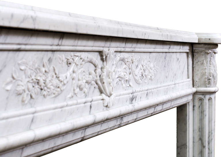 18th Century French Louis XVI Fireplace Mantel in Veined Statuary Marble For Sale 2