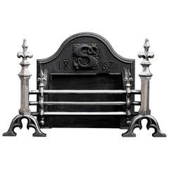Mid 19th Century Neo-Gothic Cast Iron Fire Grate 5