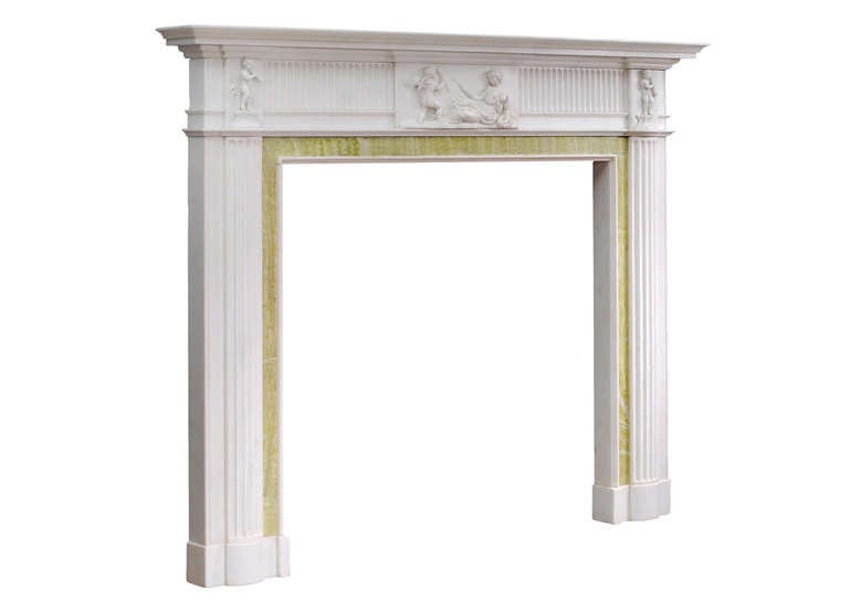 English Georgian Antique Fireplace Mantel in Statuary Marble In Good Condition For Sale In London, GB