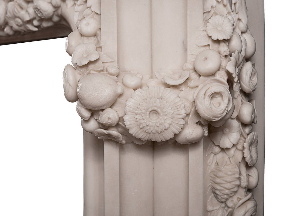 Italienischer Kaminsims aus Bildhauermarmor im Barockstil im Angebot 1