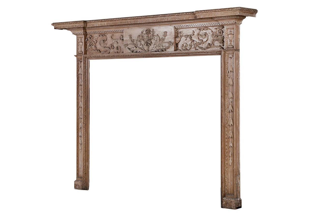 Fine Quality 18th Century Carved Wood Mantelpiece / Fireplace In Good Condition In London, GB