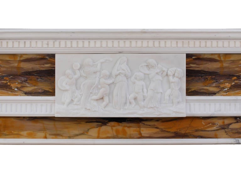 Neoklassizistisches englisches Kaminsims aus Bildhauer- und Siena-Marmor (Britisch) im Angebot