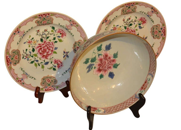 Qing Set of Three Chinese Porcelain Pieces