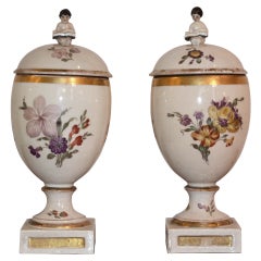 Paire de vases en porcelaine Royal Copenhagen en forme d'œuf du 18ème siècle